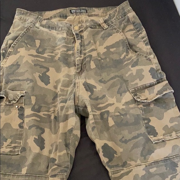 Jeans - Picture 1 of 3